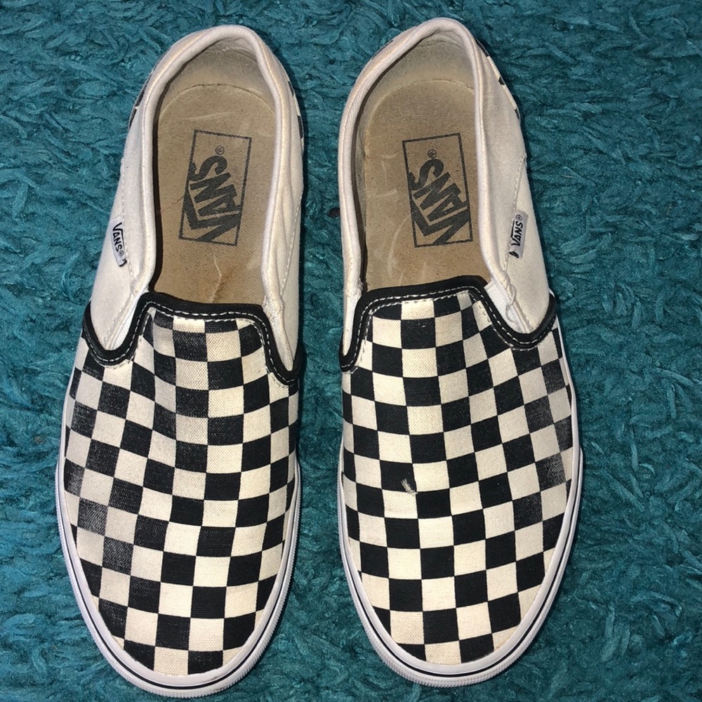 BLACK AND WHITE CHECKERED VANS